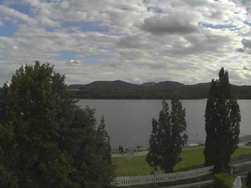 Archiv Foto Webcam Olberdorfer See: Blick auf das Zittauer Gebirge
