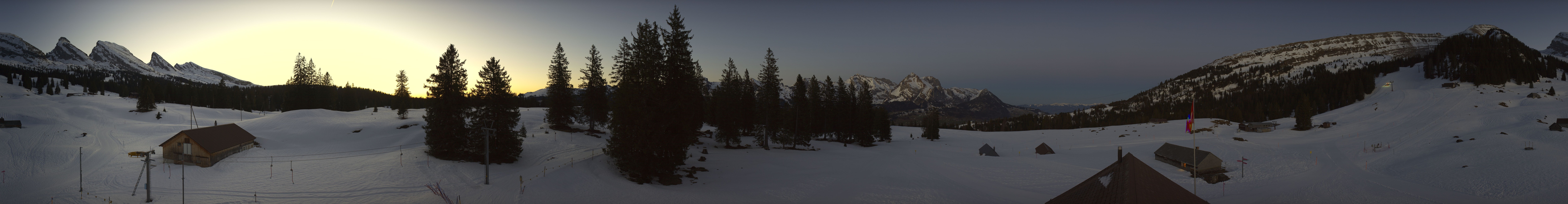 Archiv Foto Webcam Zinggen Pub Alt St. Johann