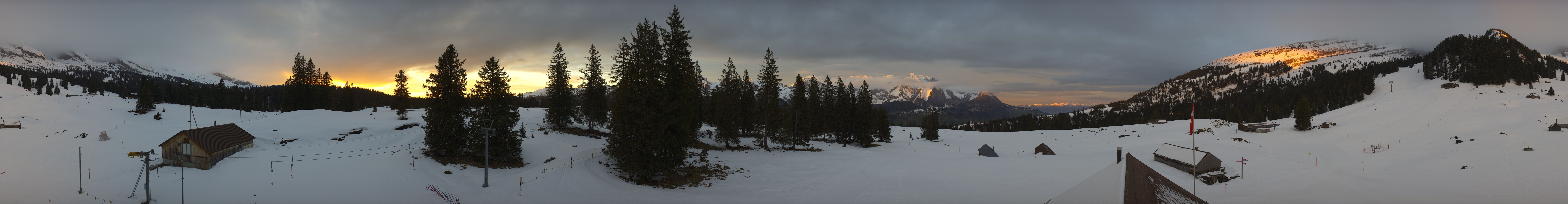 Archiv Foto Webcam Zinggen Pub Alt St. Johann