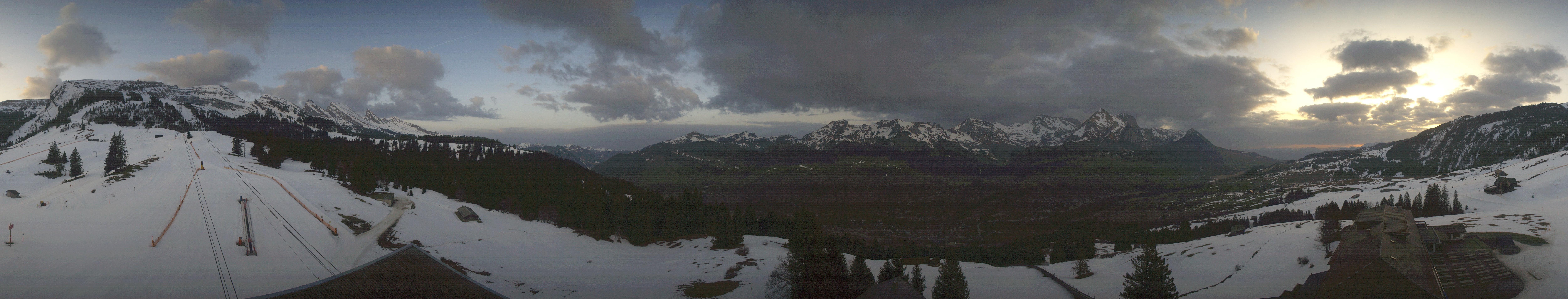 Archived image Webcam Chäserrugg Iltios Mountain Hut: Panorama View