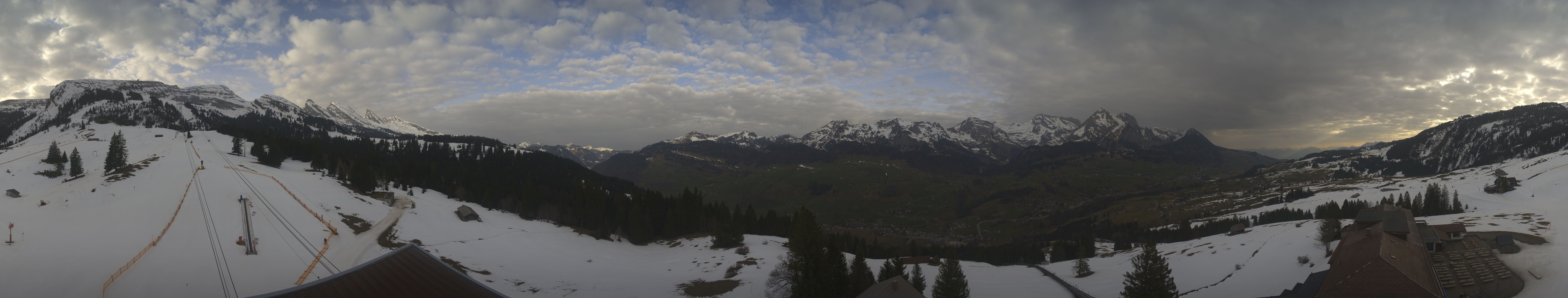 Archived image Webcam Chäserrugg Iltios Mountain Hut: Panorama View