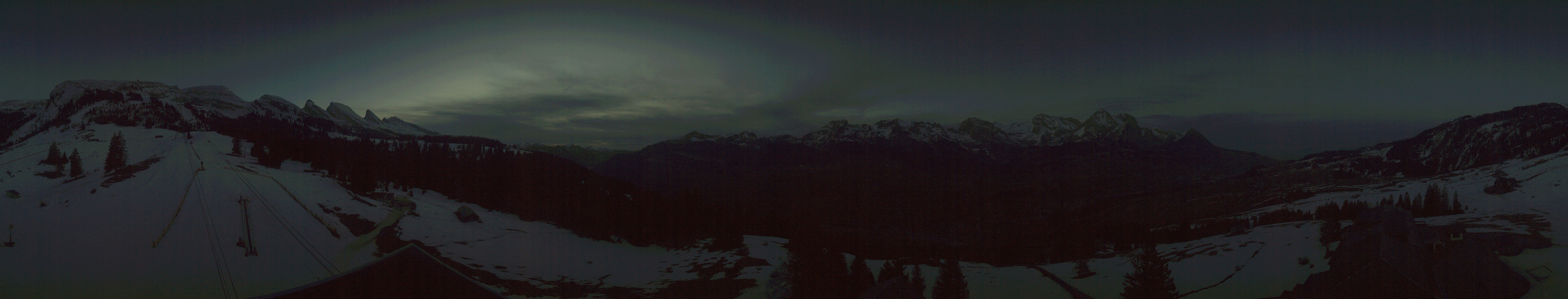 Archived image Webcam Chäserrugg Iltios Mountain Hut: Panorama View