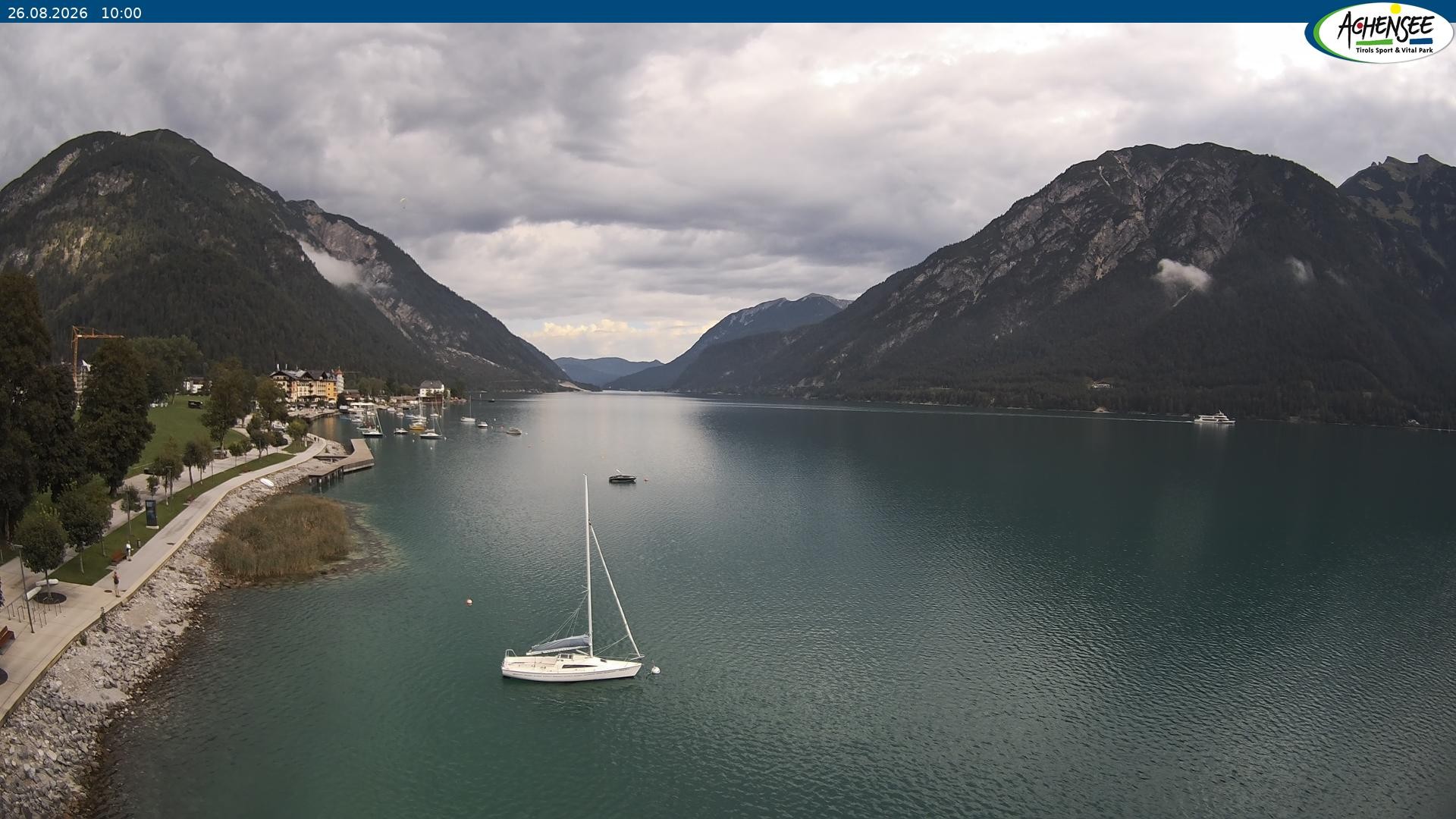 Archived image Webcam Pertisau at Achensee, footbridge