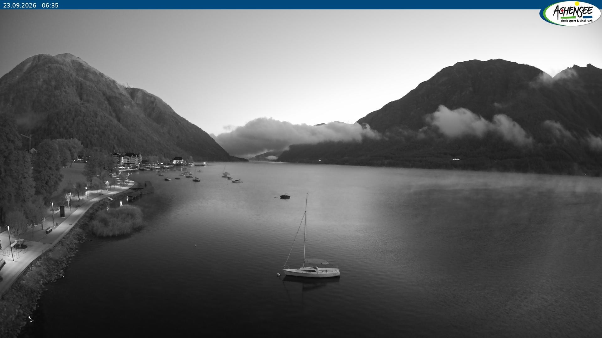 Archived image Webcam Pertisau at Achensee, footbridge