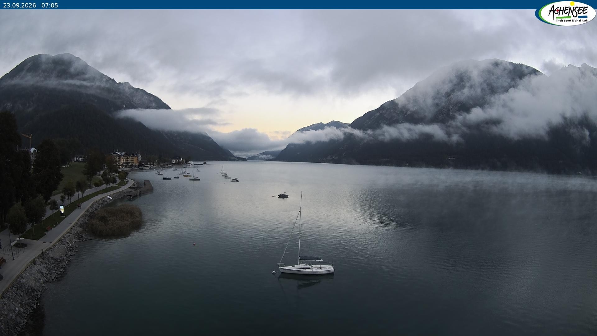 Archived image Webcam Pertisau at Achensee, footbridge