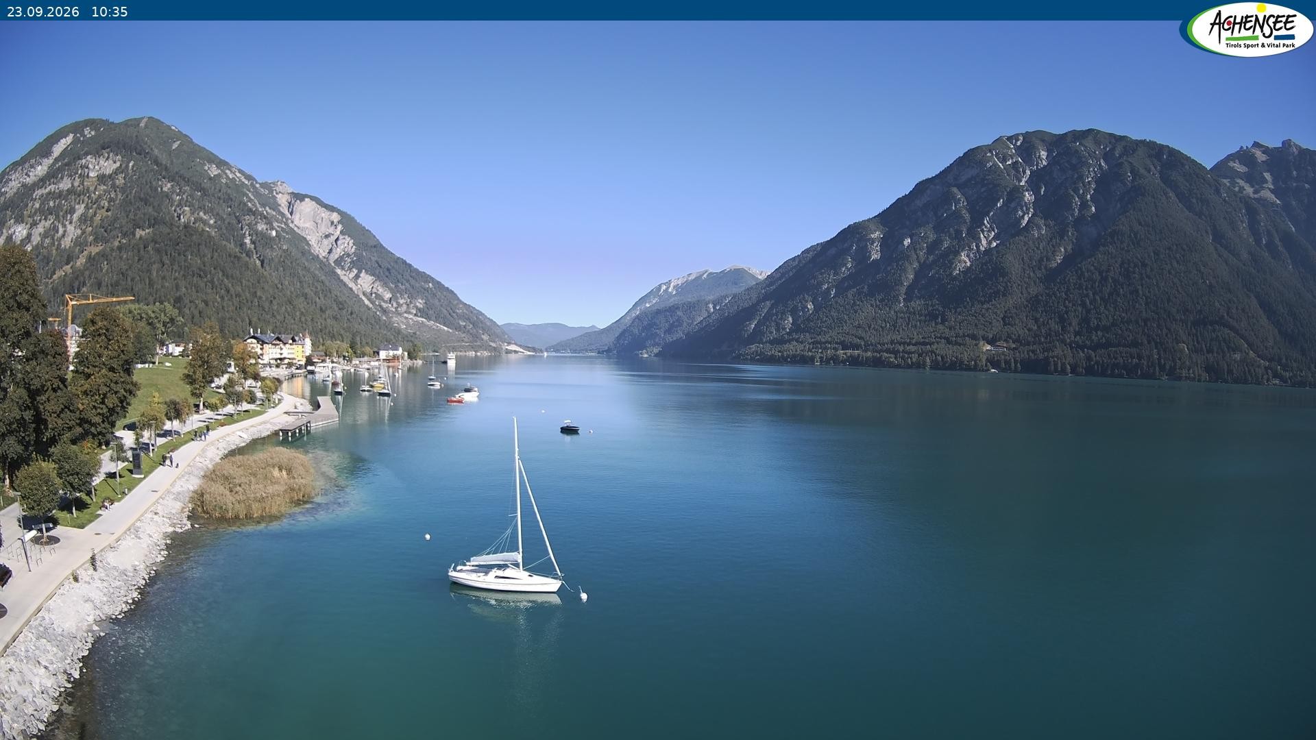Archived image Webcam Pertisau at Achensee, footbridge