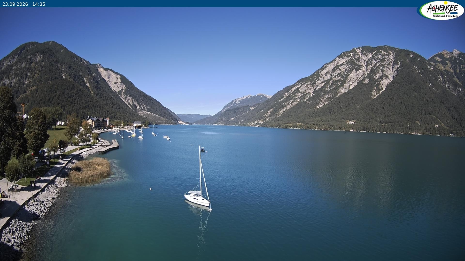 Archived image Webcam Pertisau at Achensee, footbridge