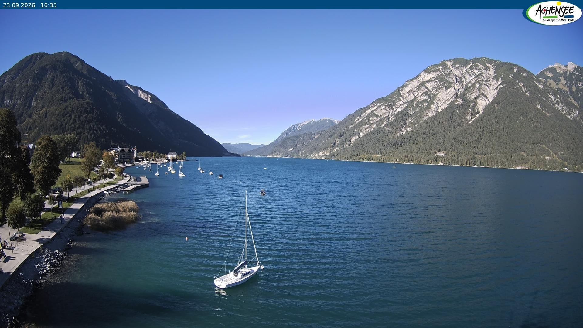 Archived image Webcam Pertisau at Achensee, footbridge