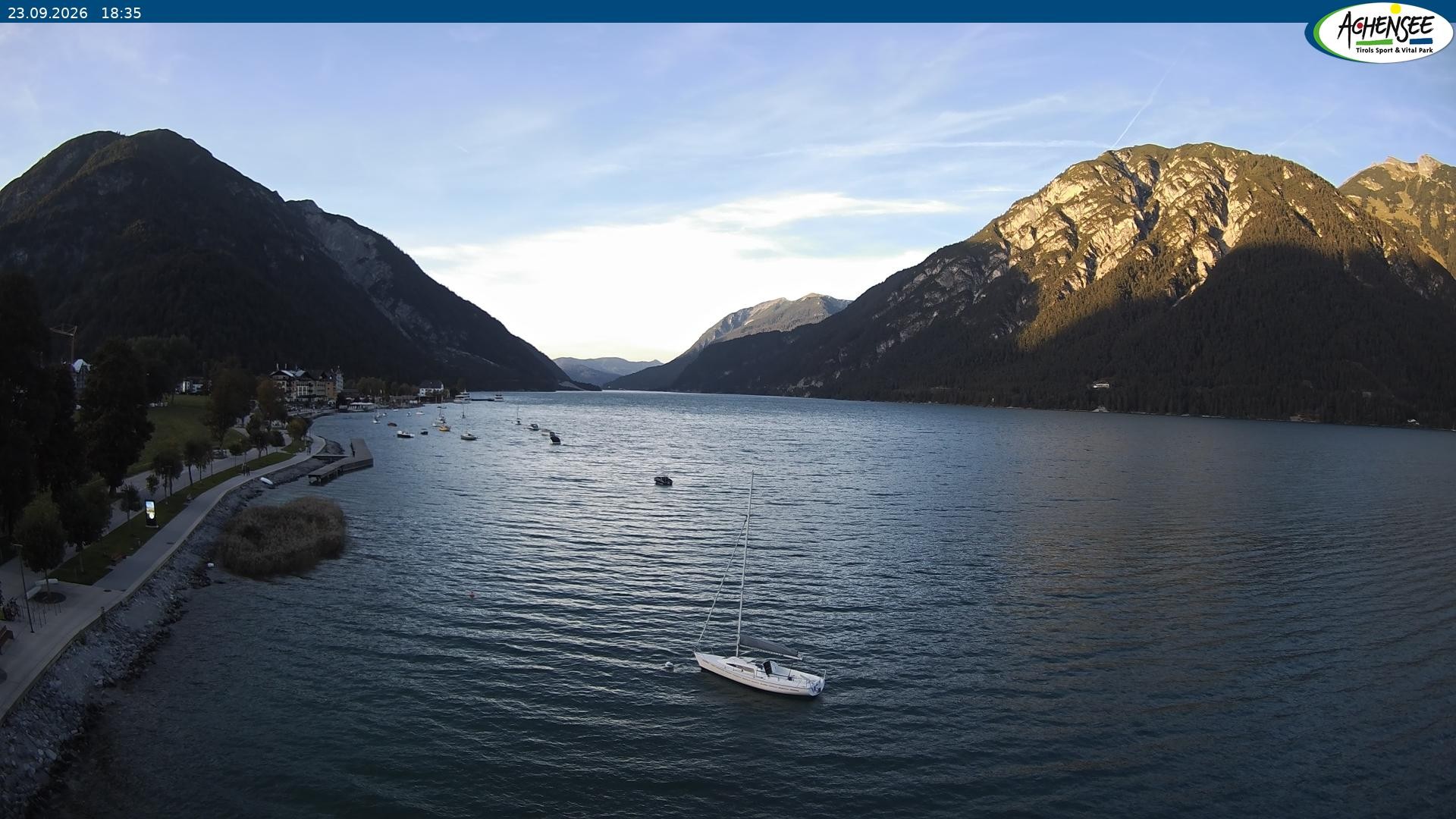 Archived image Webcam Pertisau at Achensee, footbridge