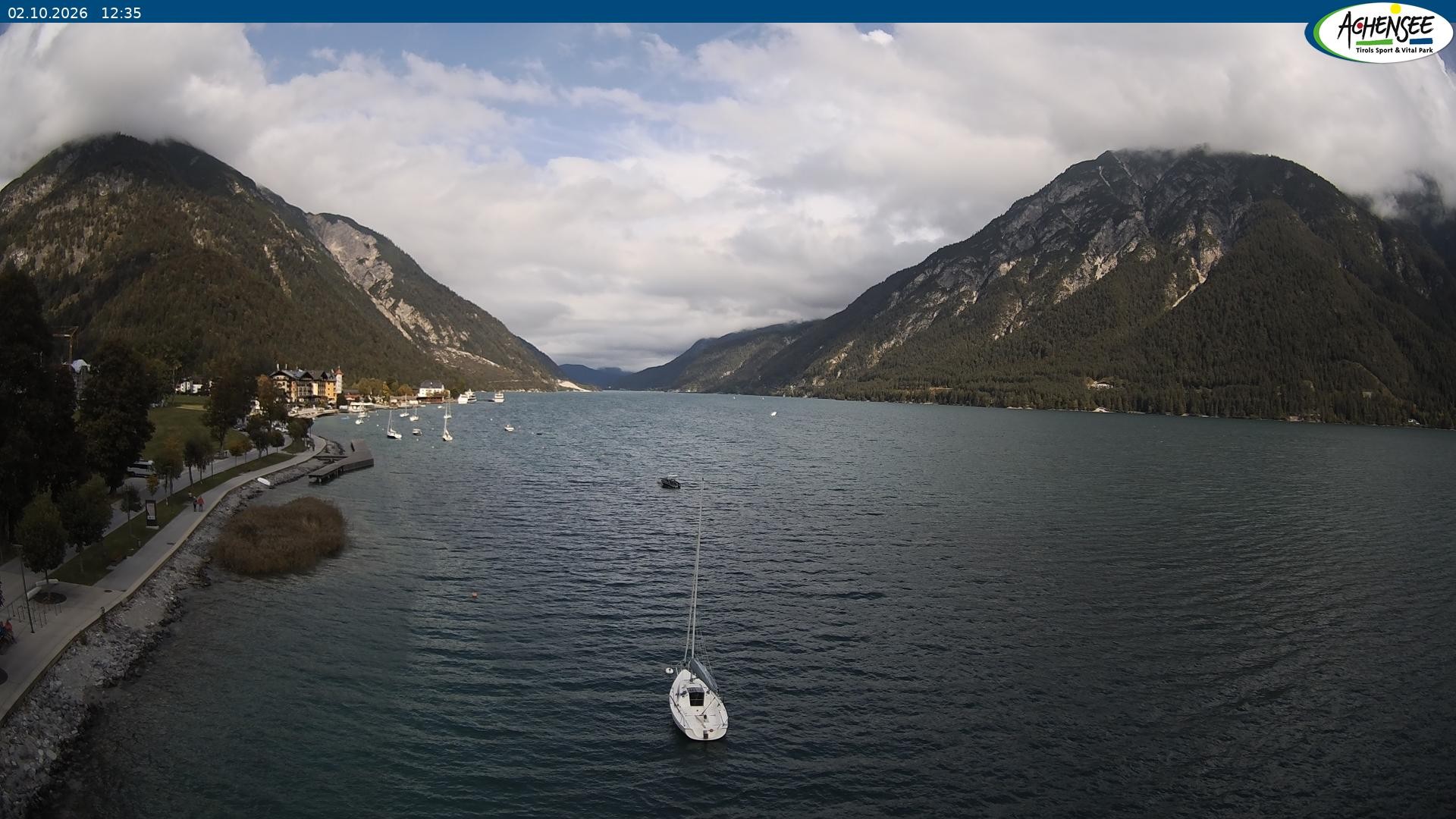 Archived image Webcam Pertisau at Achensee, footbridge