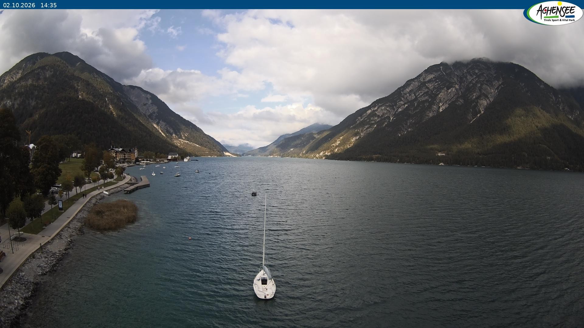 Archived image Webcam Pertisau at Achensee, footbridge