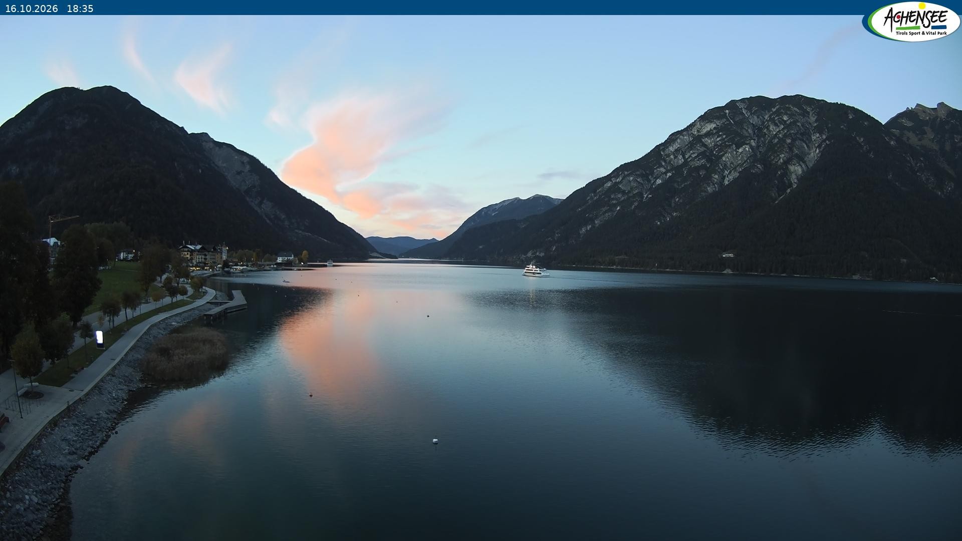 Archived image Webcam Pertisau at Achensee, footbridge