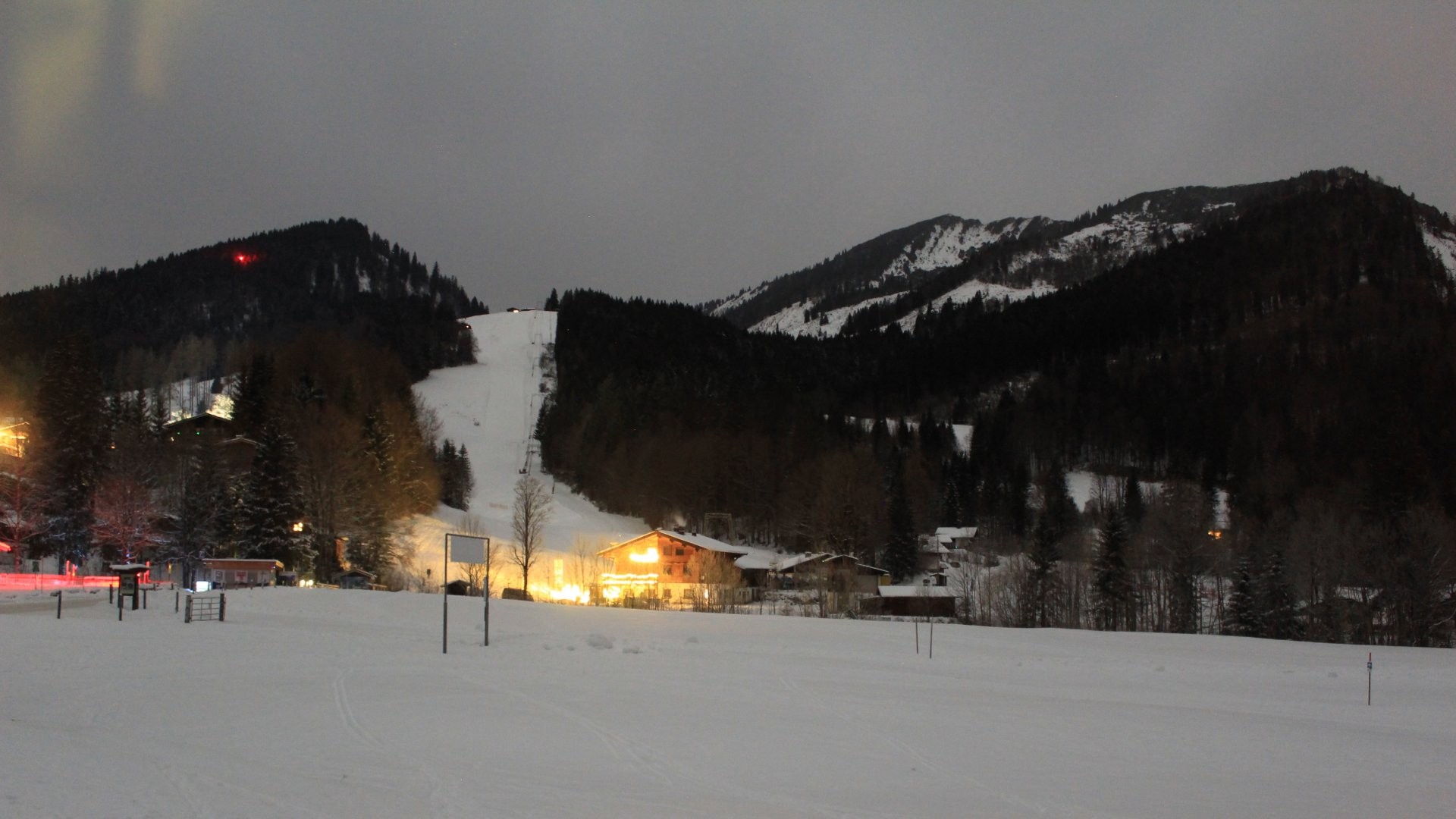 Archived image Webcam Unken: Heutal Mountain