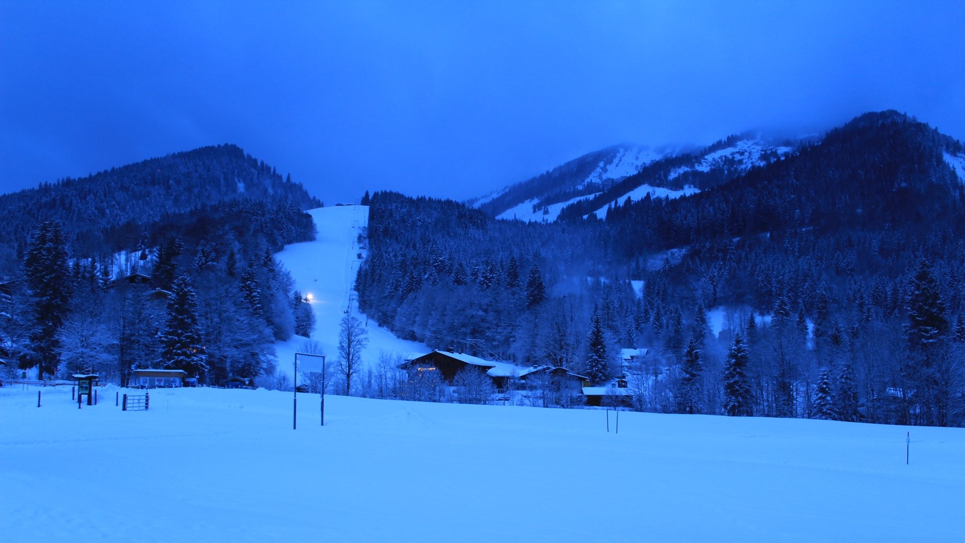 Archived image Webcam Unken: Heutal Mountain