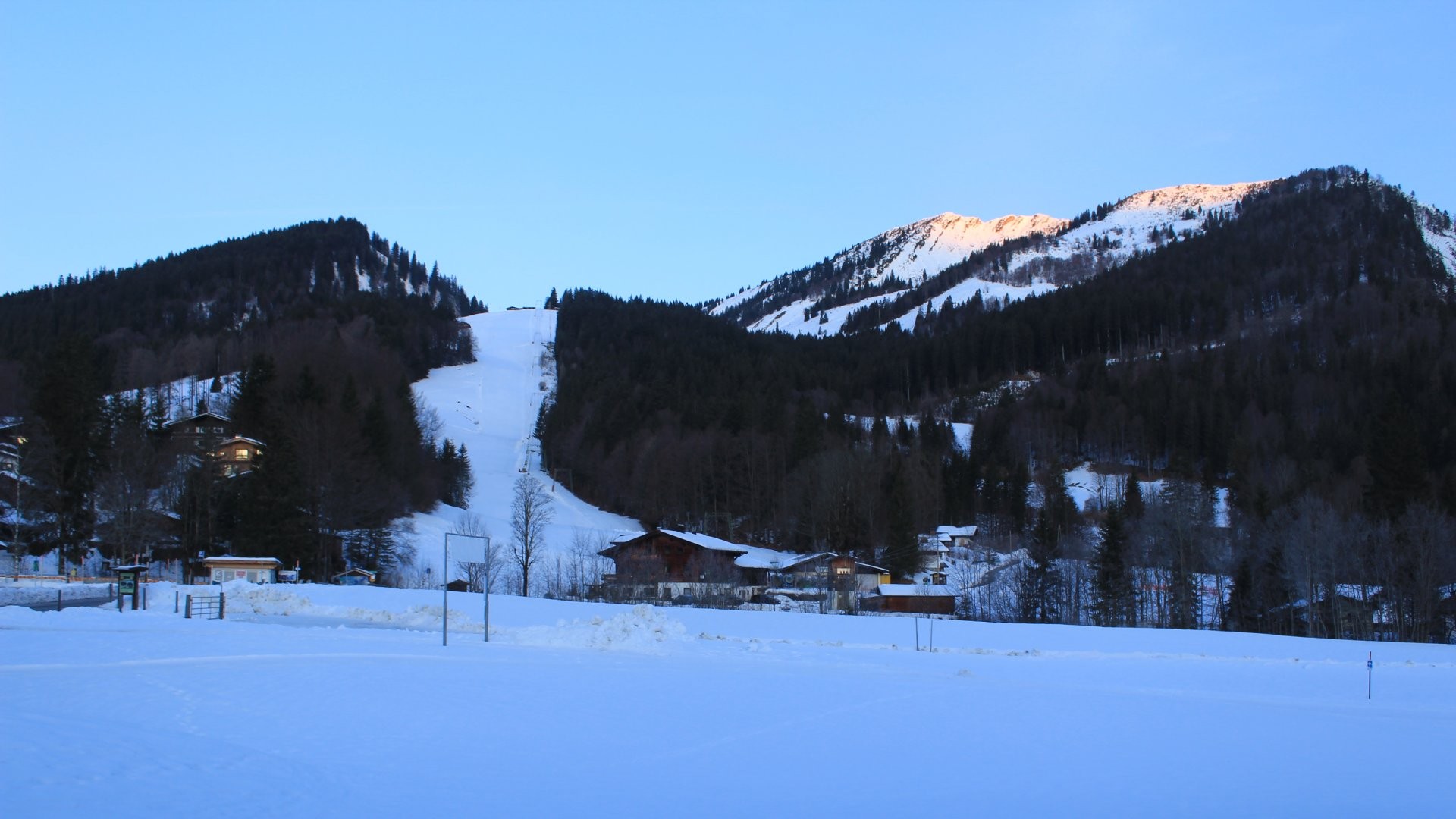 Archived image Webcam Unken: Heutal Mountain