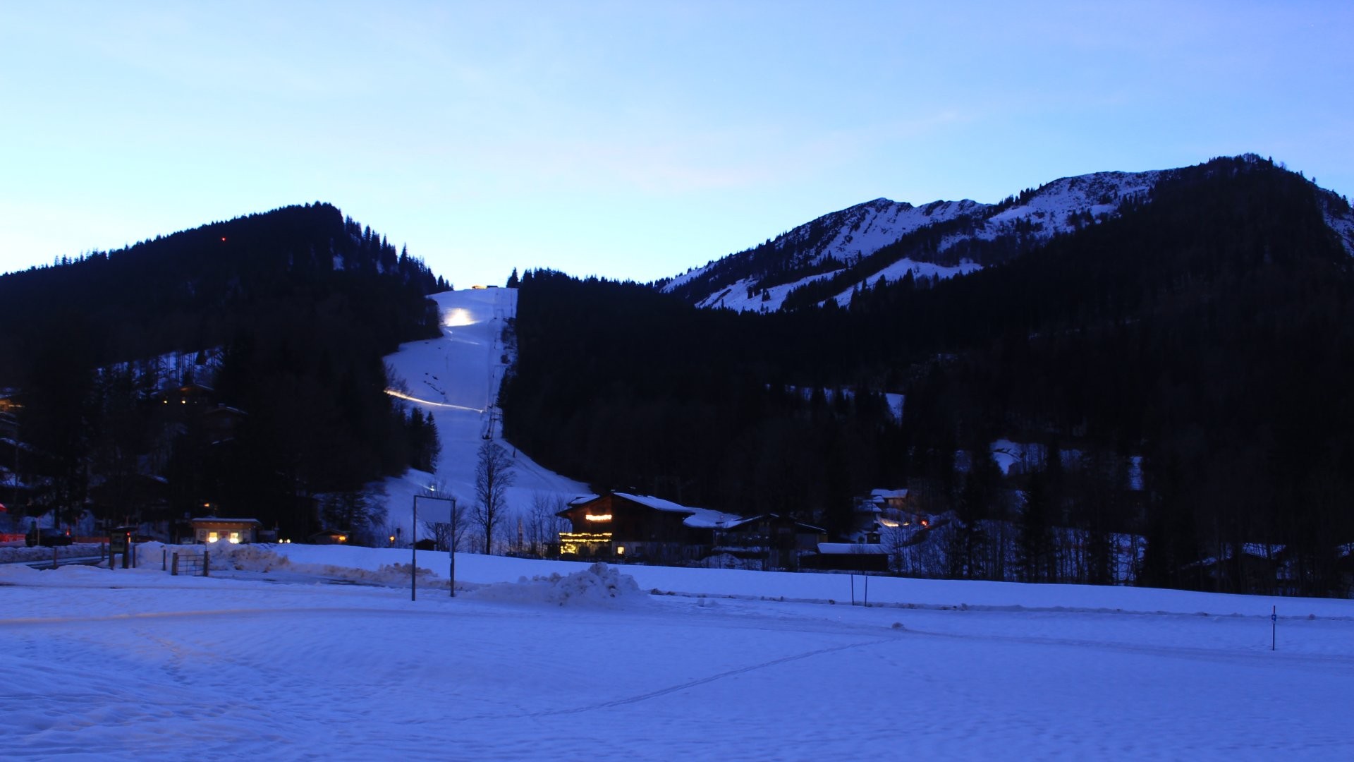 Archived image Webcam Unken: Heutal Mountain