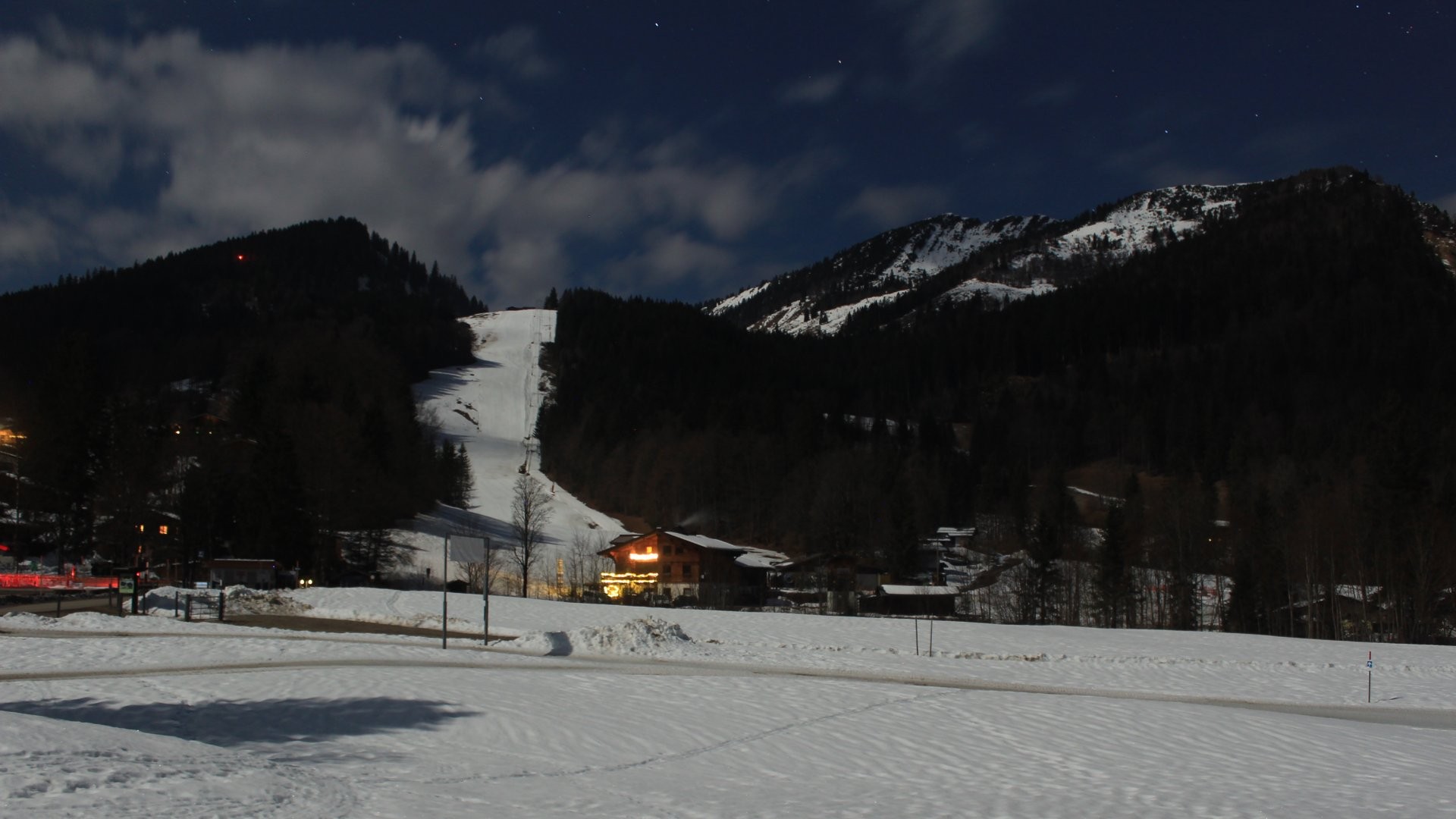 Archiv Foto Webcam Unken: Heutal Bergstation