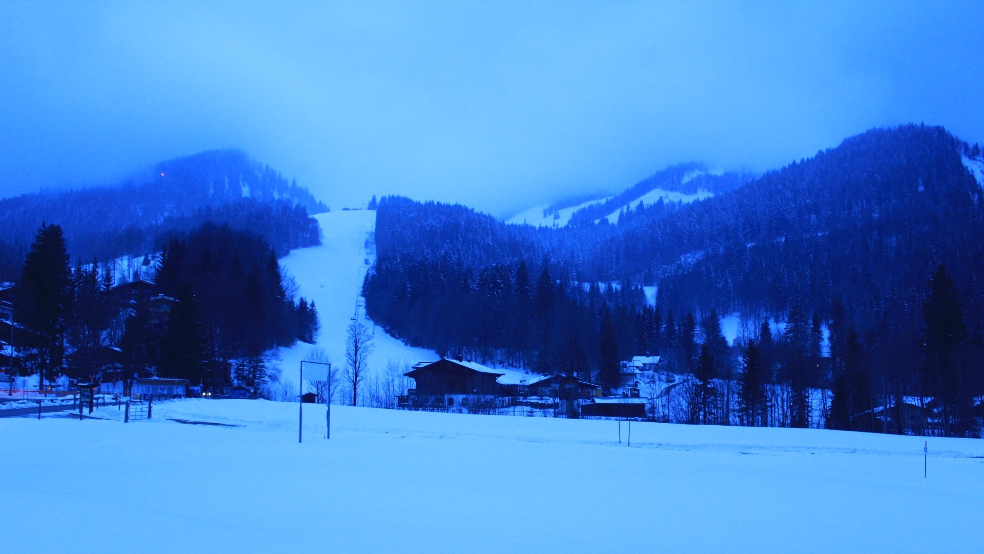 Archived image Webcam Unken: Heutal Mountain