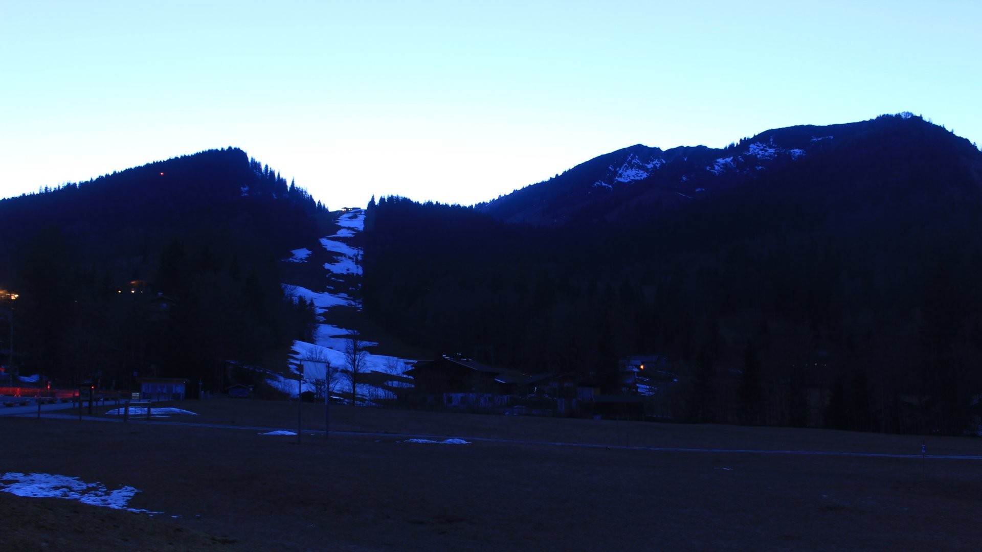 Archived image Webcam Unken: Heutal Mountain