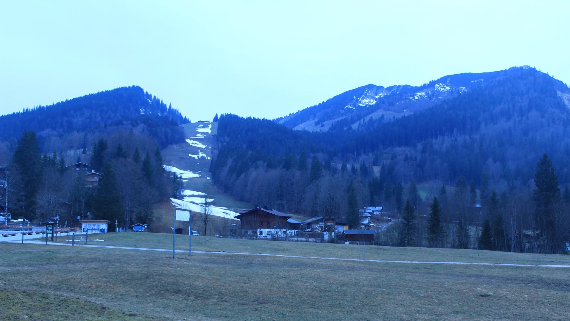 Archived image Webcam Unken: Heutal Mountain