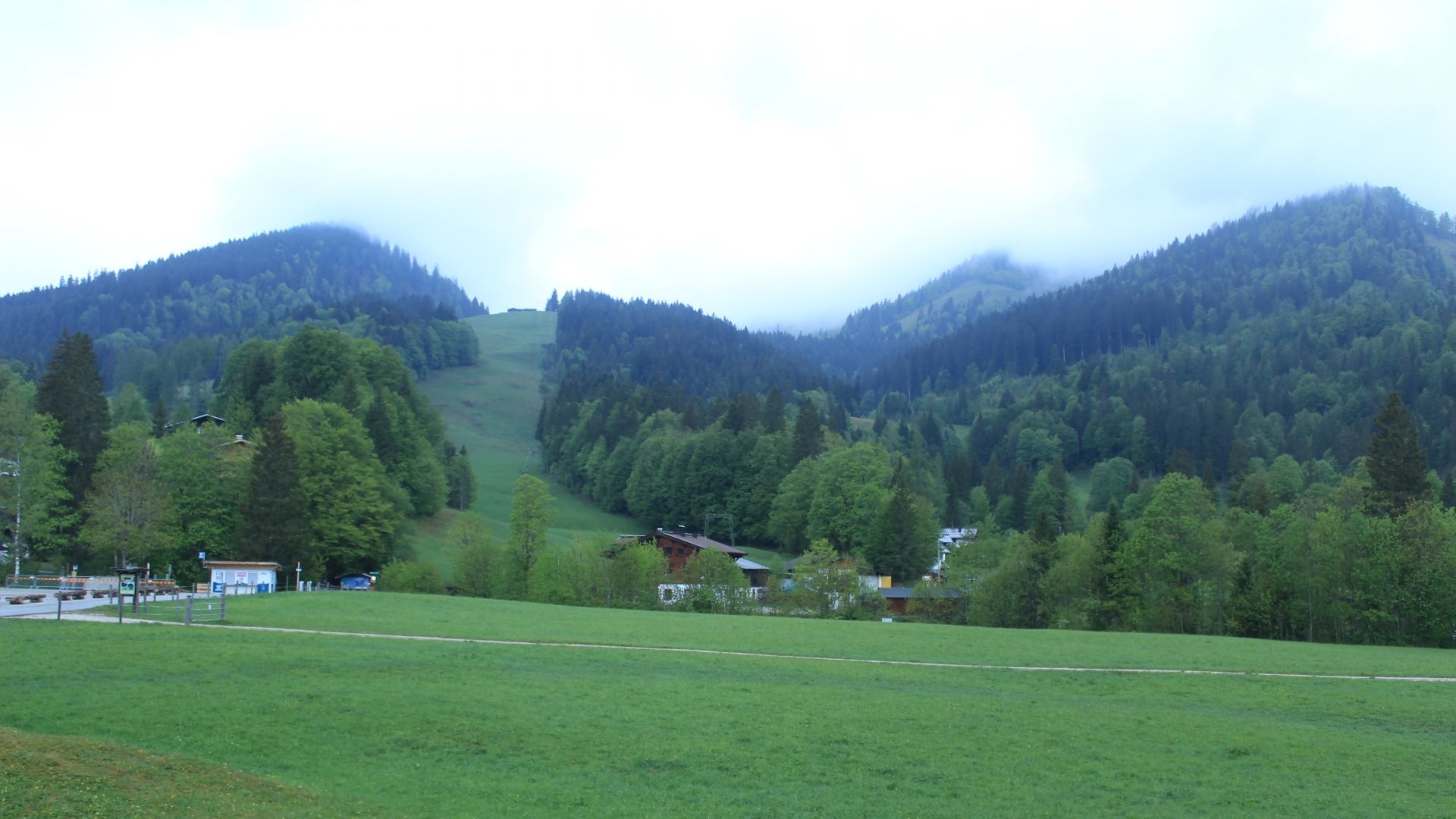 Archived image Webcam Unken: Heutal Mountain