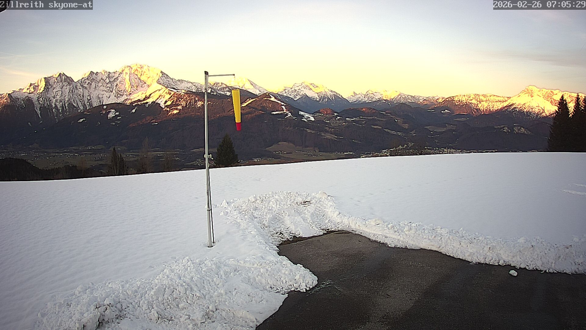 Archived image Webcam Pub Zillreith in Adnet