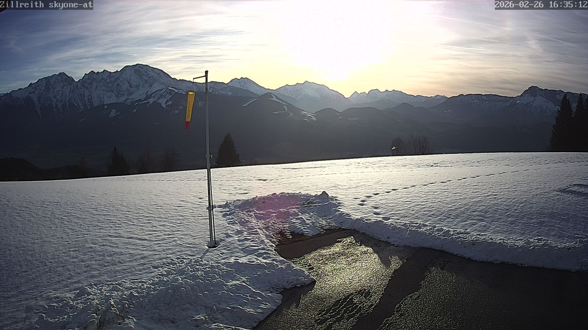 Archived image Webcam Pub Zillreith in Adnet