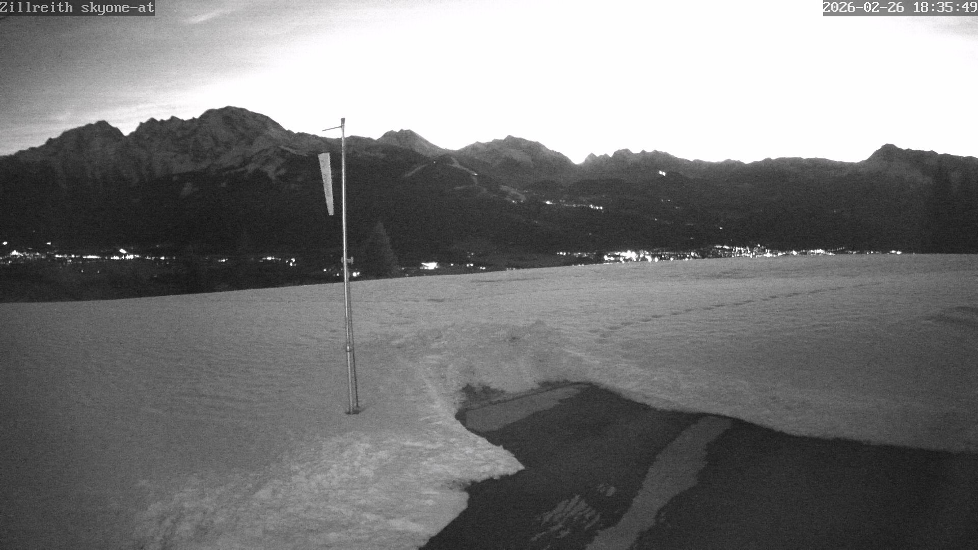 Archived image Webcam Pub Zillreith in Adnet