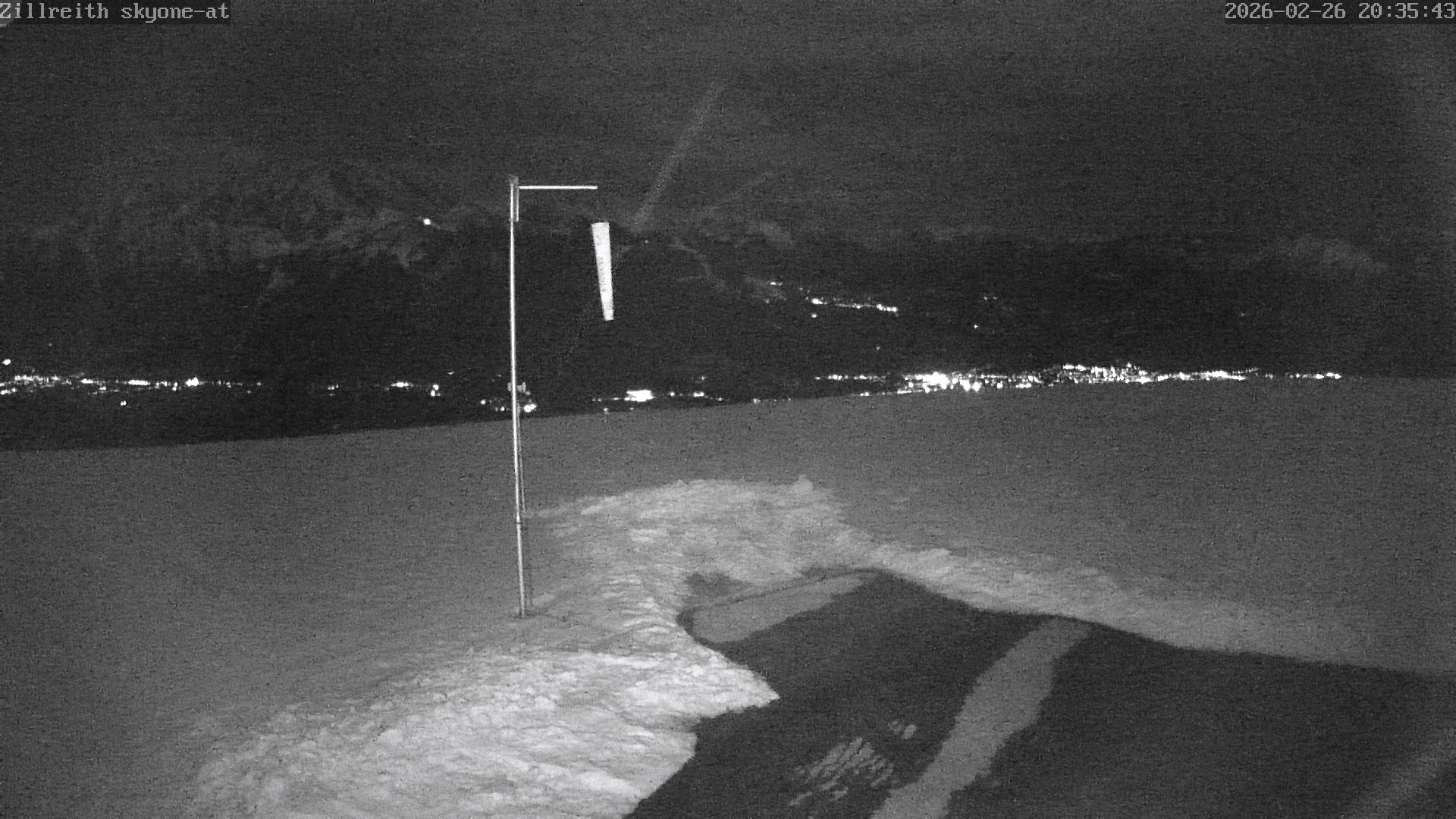 Archived image Webcam Pub Zillreith in Adnet