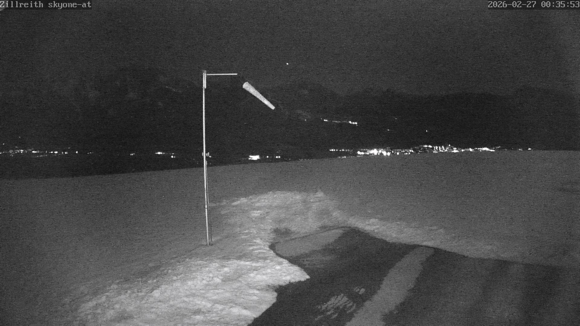 Archived image Webcam Pub Zillreith in Adnet