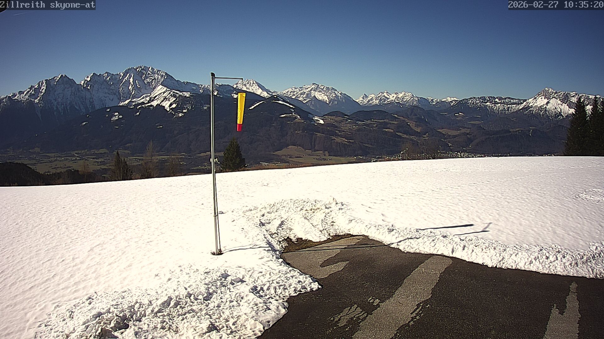 Archived image Webcam Pub Zillreith in Adnet