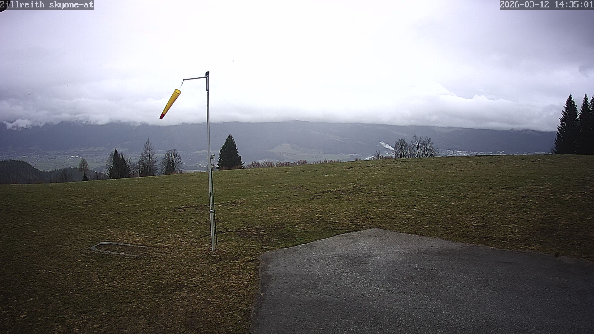 Archived image Webcam Pub Zillreith in Adnet