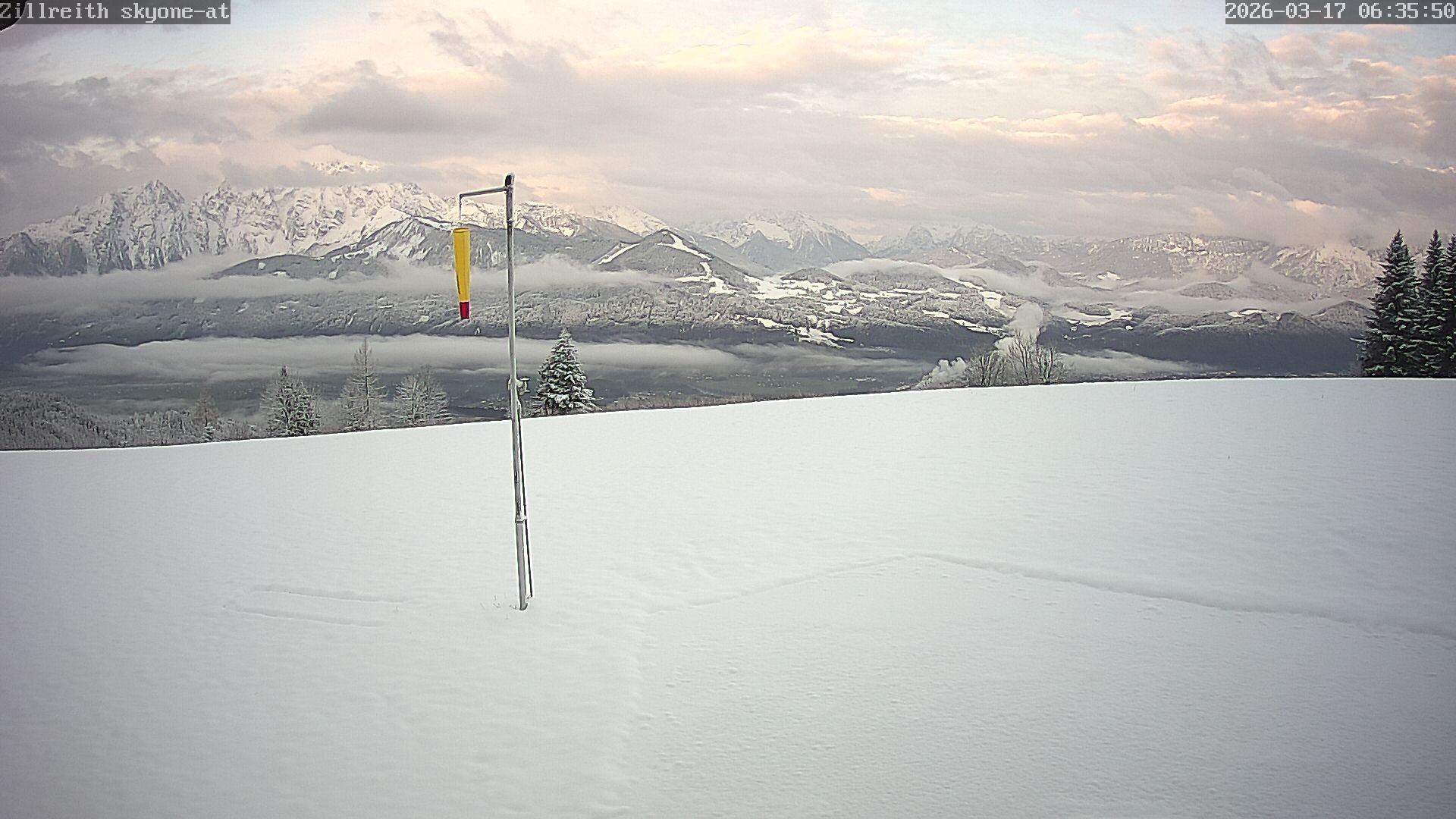 Archived image Webcam Pub Zillreith in Adnet