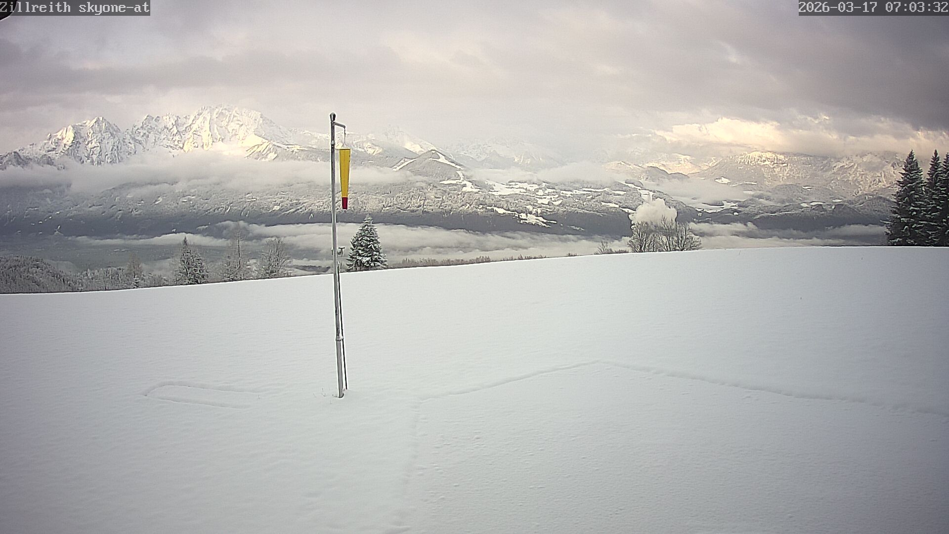 Archived image Webcam Pub Zillreith in Adnet