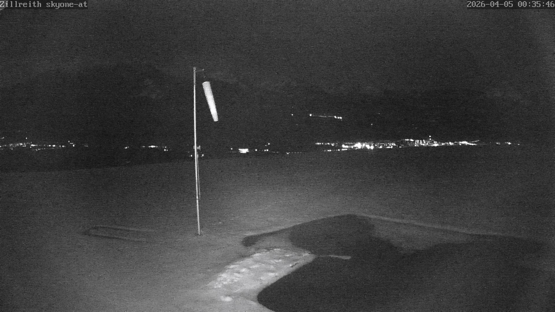 Archived image Webcam Pub Zillreith in Adnet