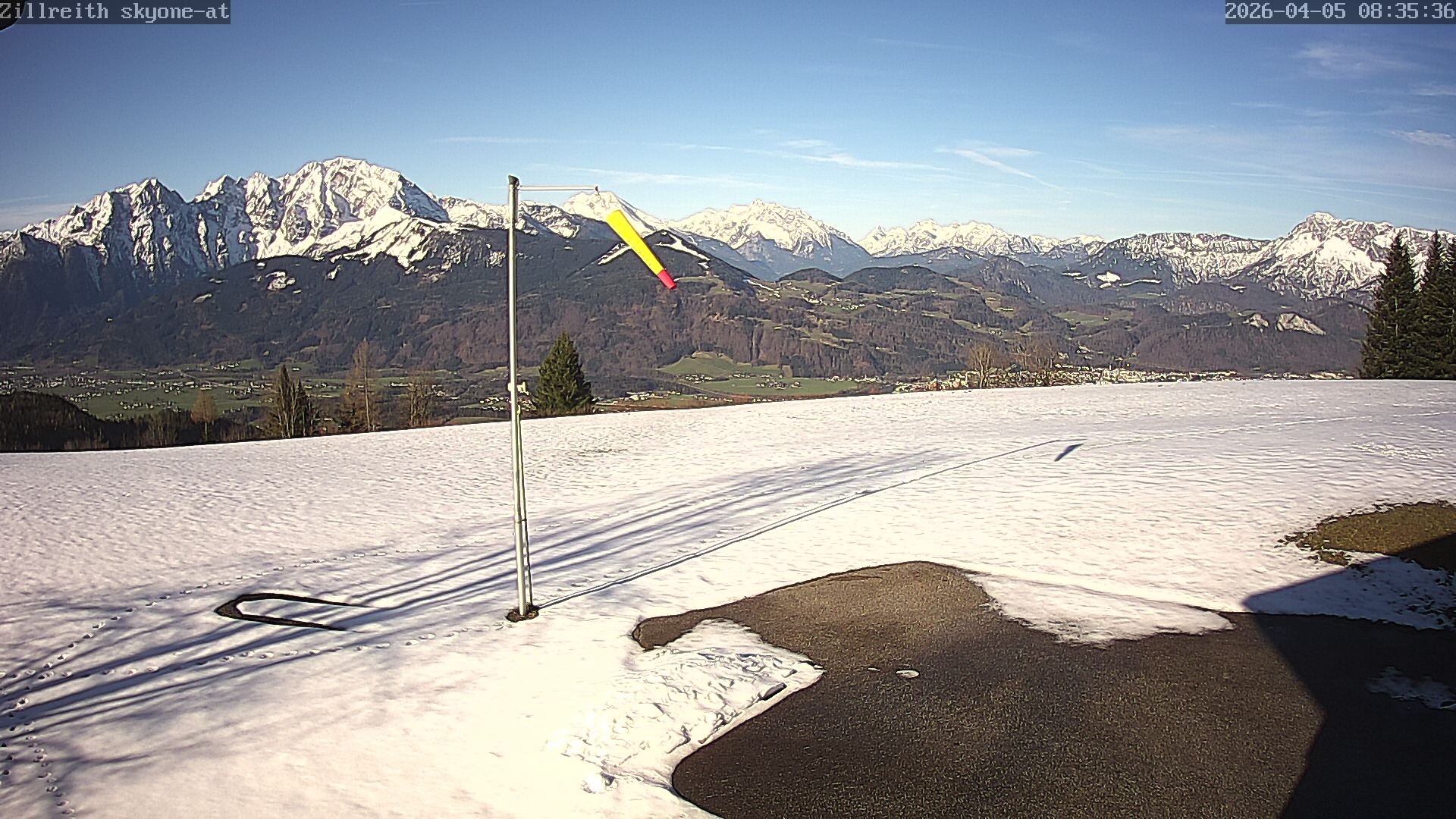 Archived image Webcam Pub Zillreith in Adnet