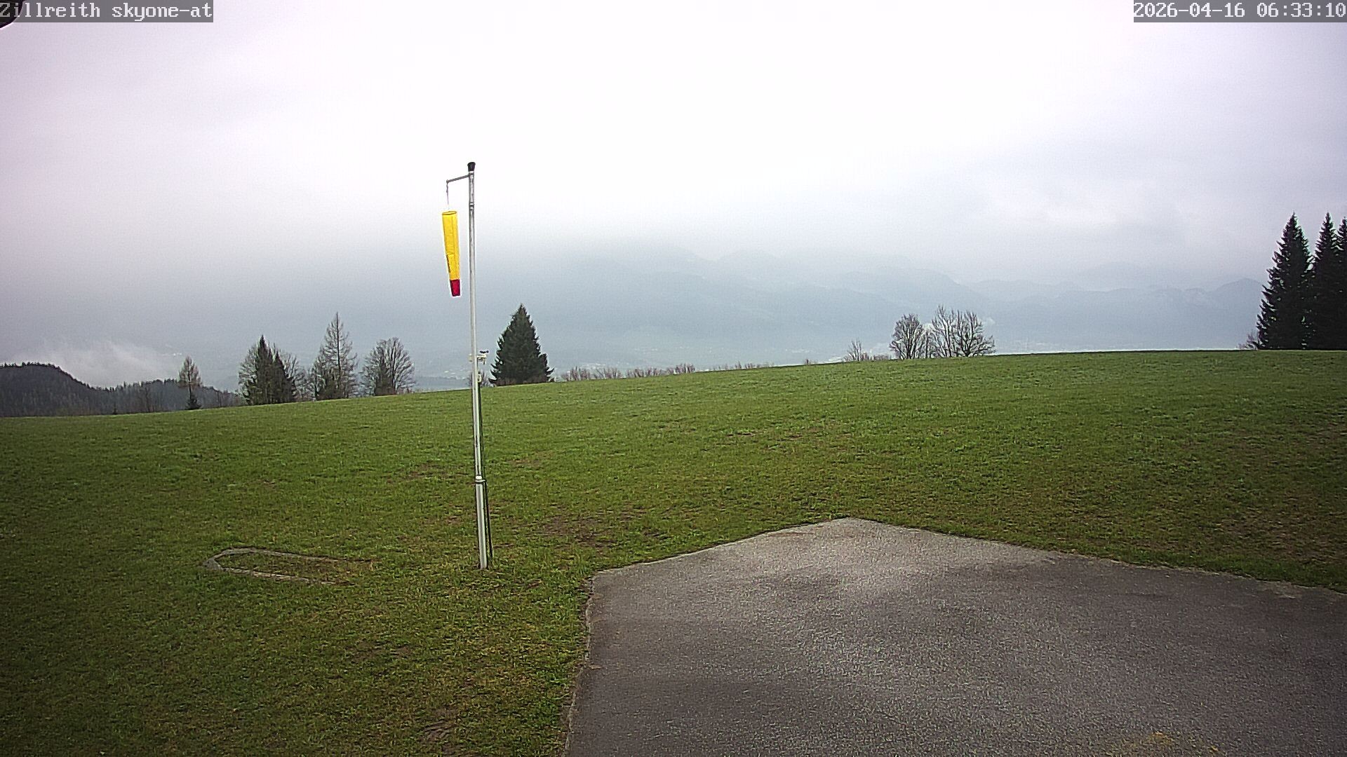 Archived image Webcam Pub Zillreith in Adnet