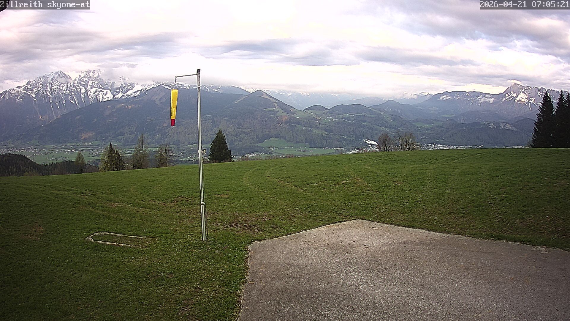 Archived image Webcam Pub Zillreith in Adnet