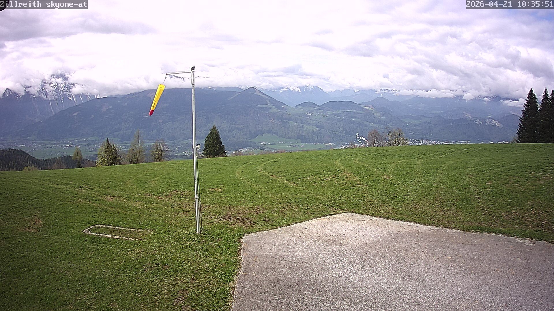 Archived image Webcam Pub Zillreith in Adnet