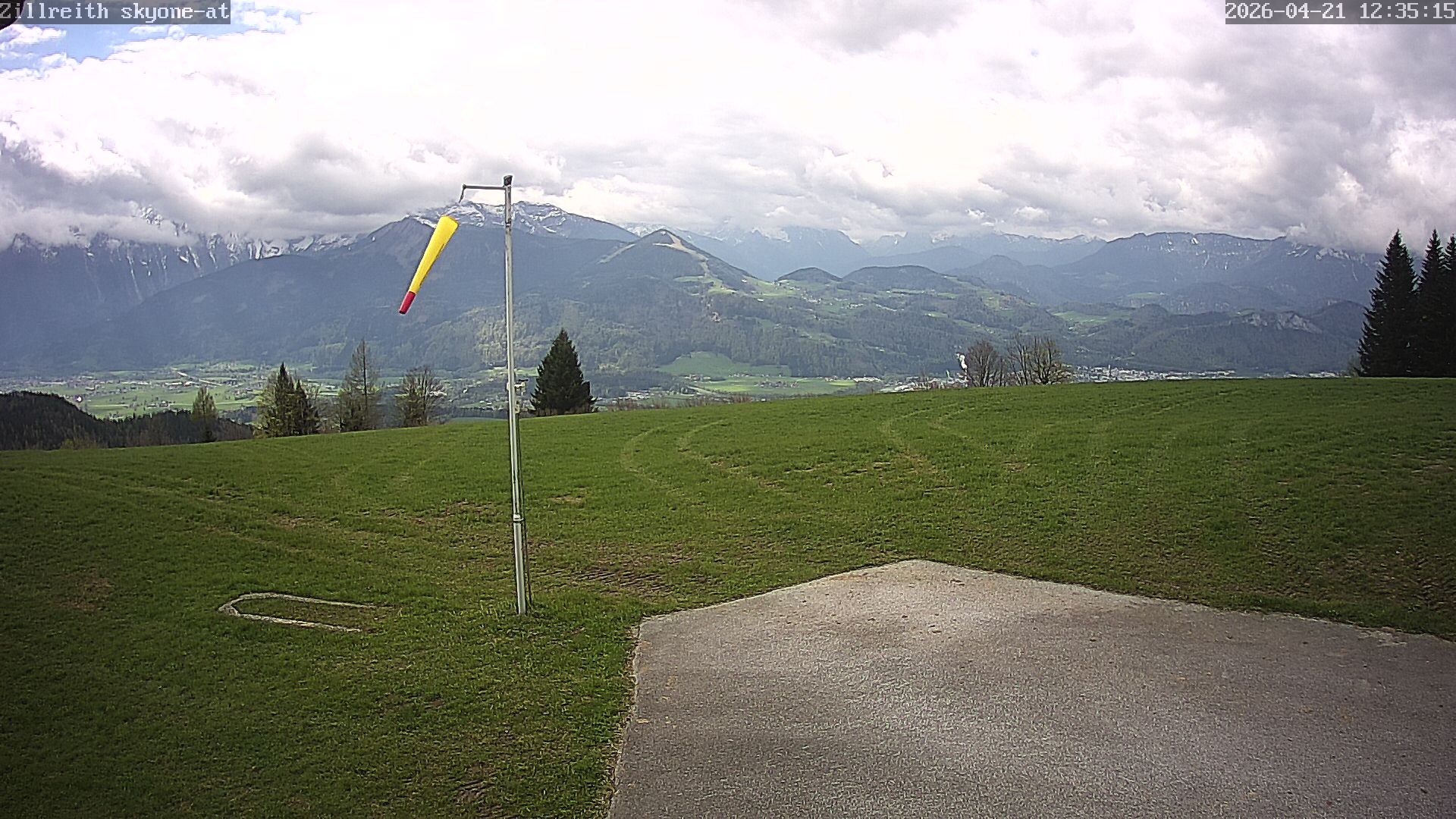 Archived image Webcam Pub Zillreith in Adnet