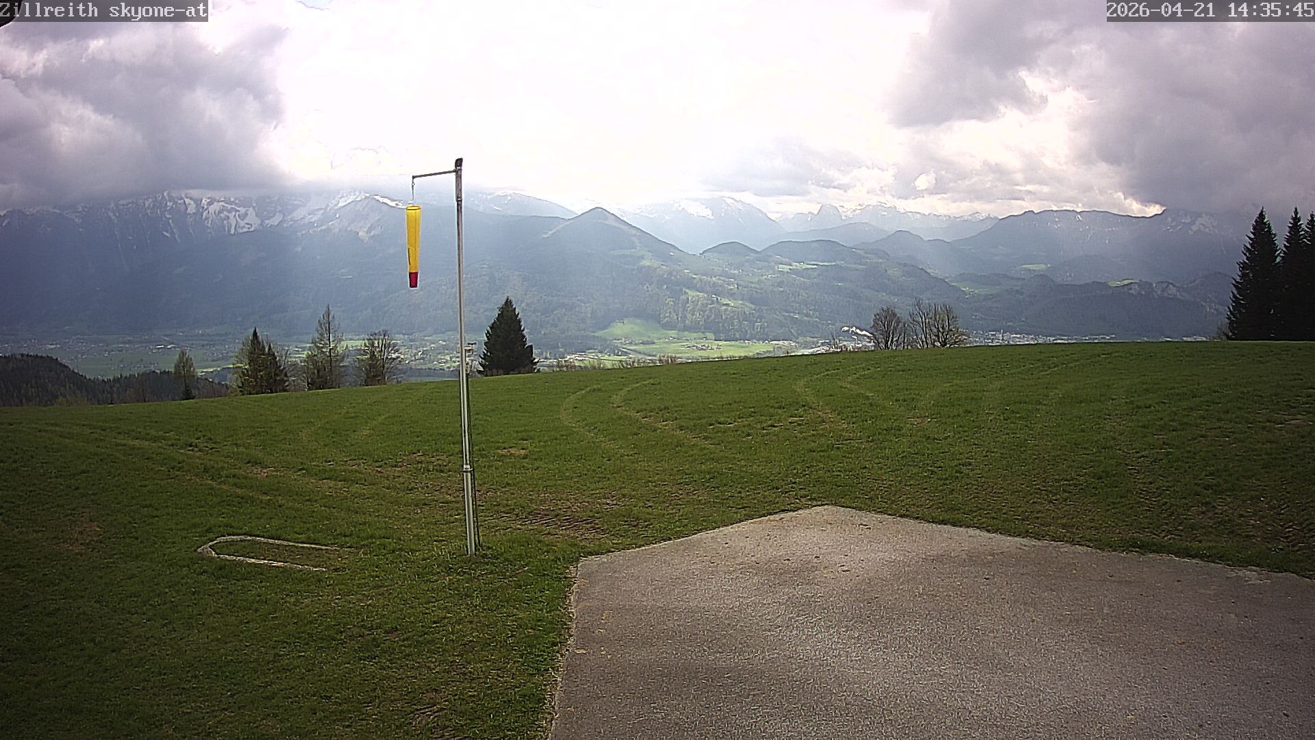 Archived image Webcam Pub Zillreith in Adnet