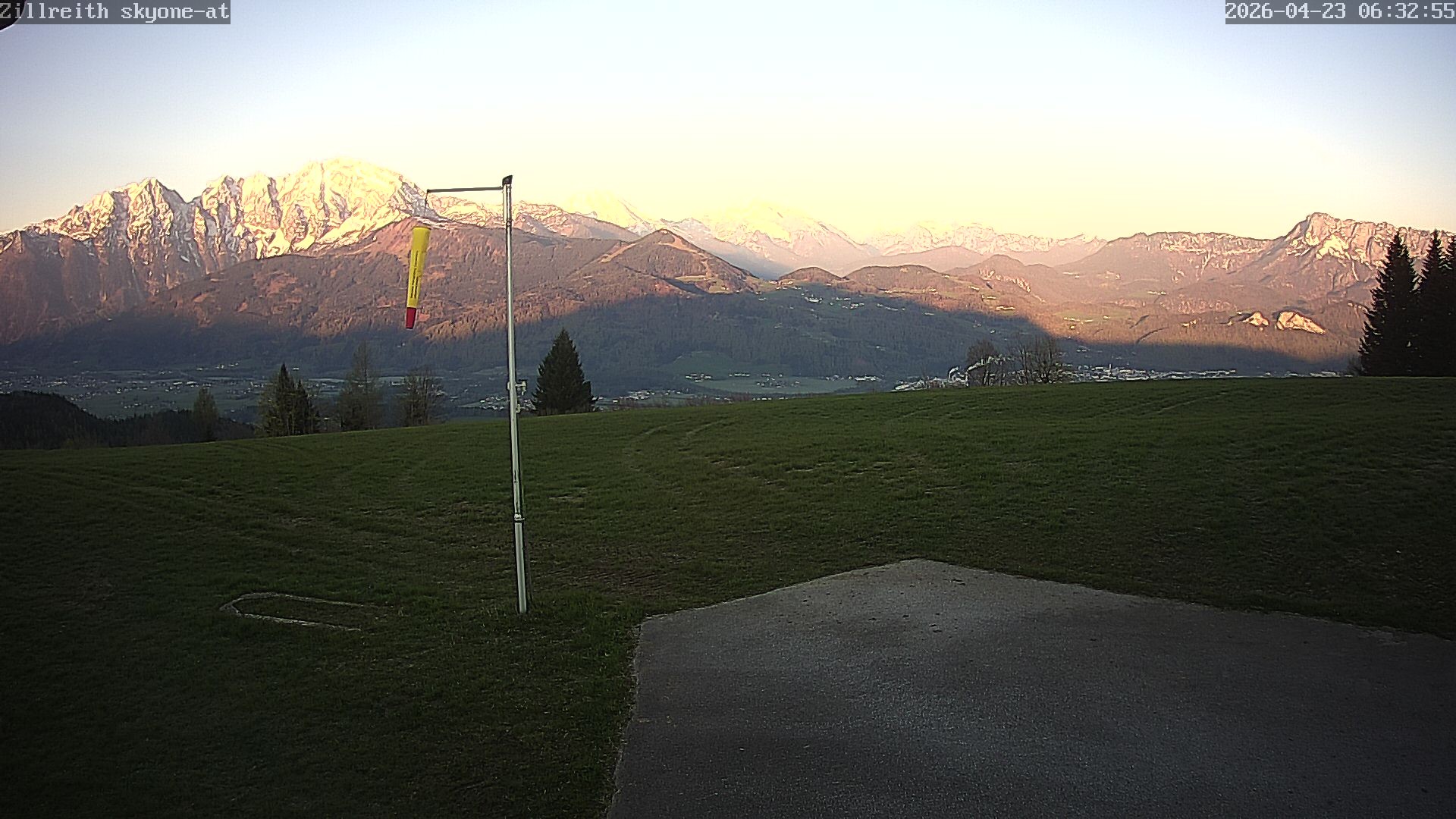 Archived image Webcam Pub Zillreith in Adnet