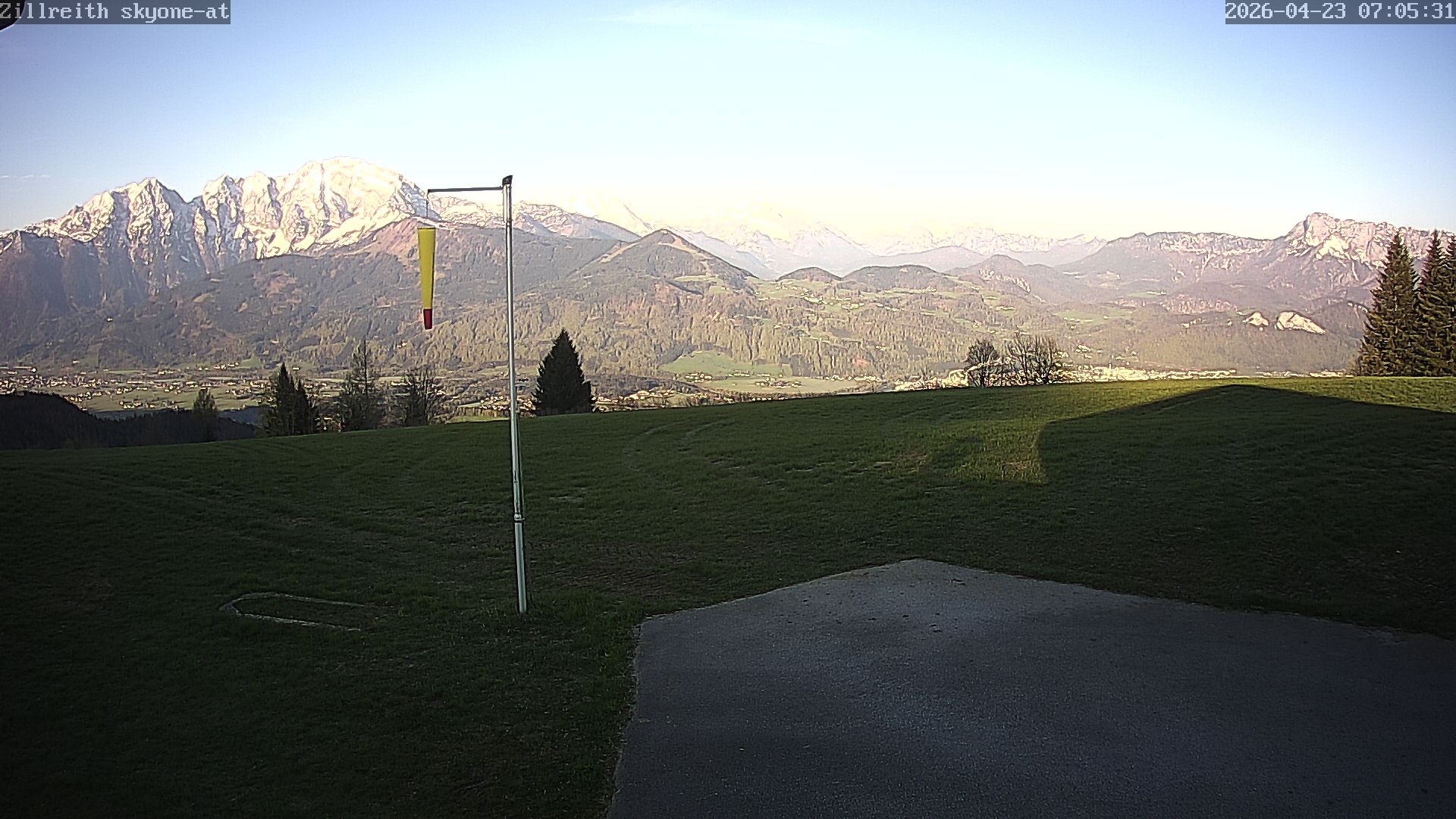 Archived image Webcam Pub Zillreith in Adnet