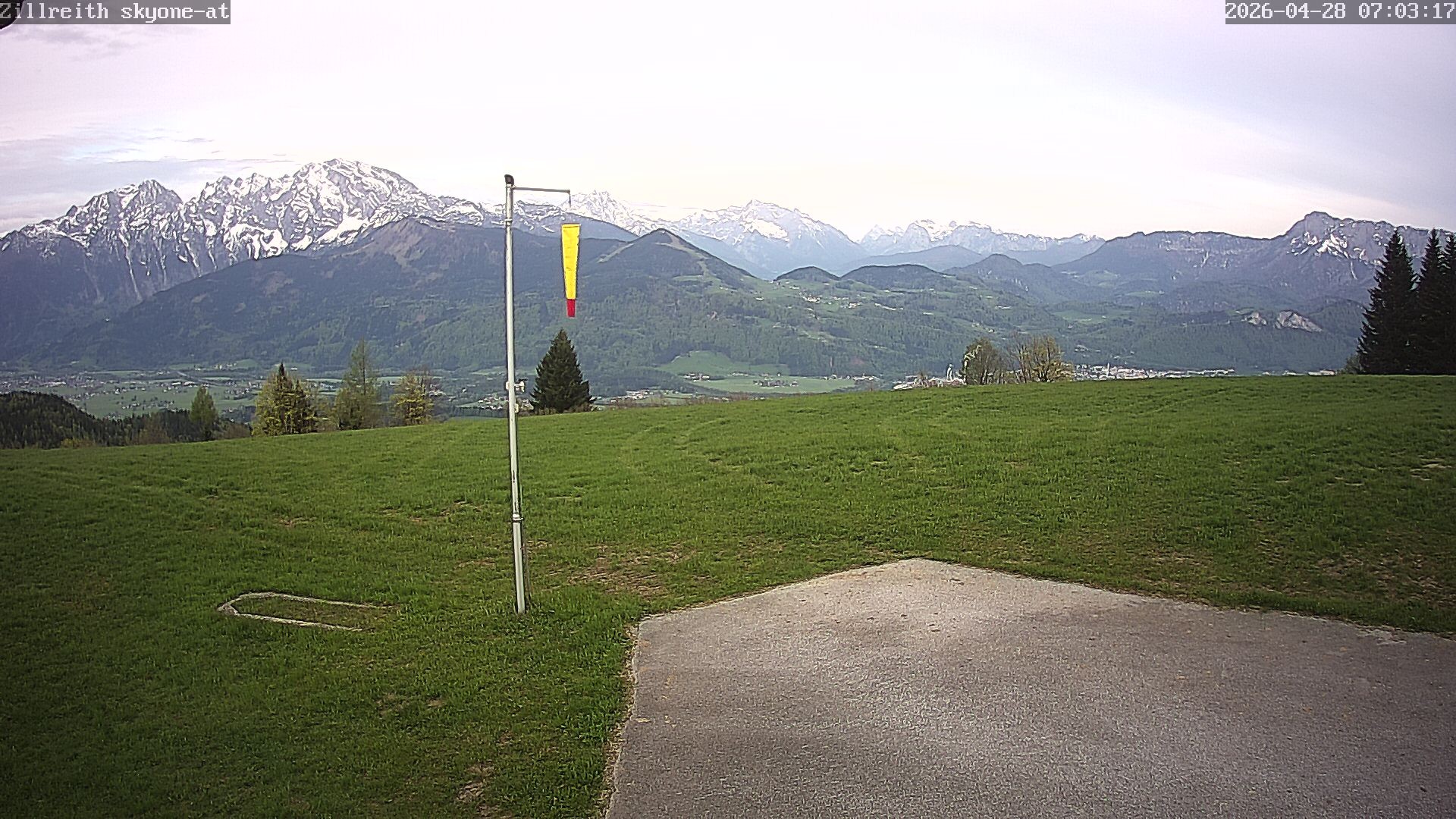 Archived image Webcam Pub Zillreith in Adnet