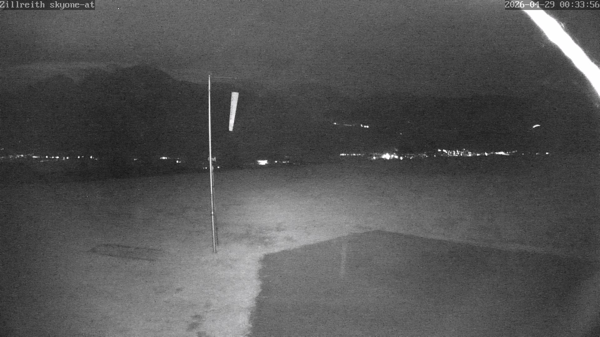 Archived image Webcam Pub Zillreith in Adnet