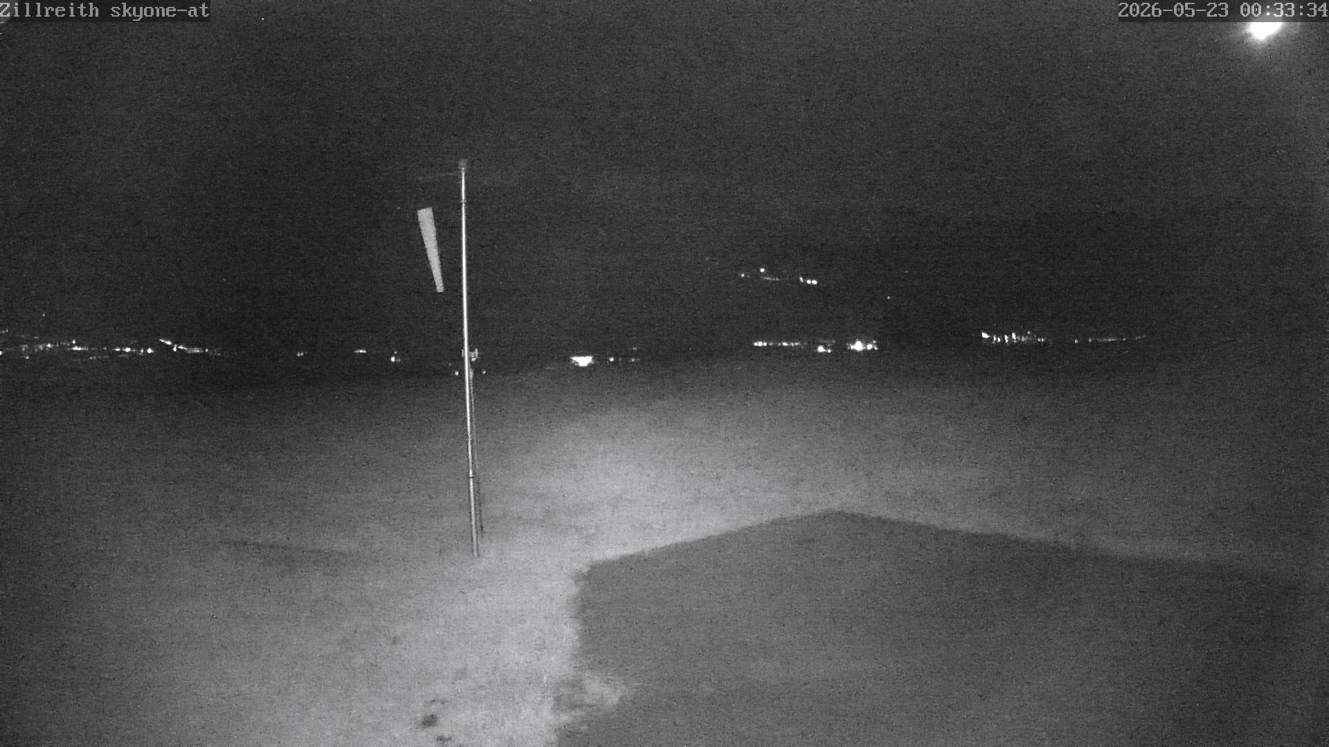 Archived image Webcam Pub Zillreith in Adnet