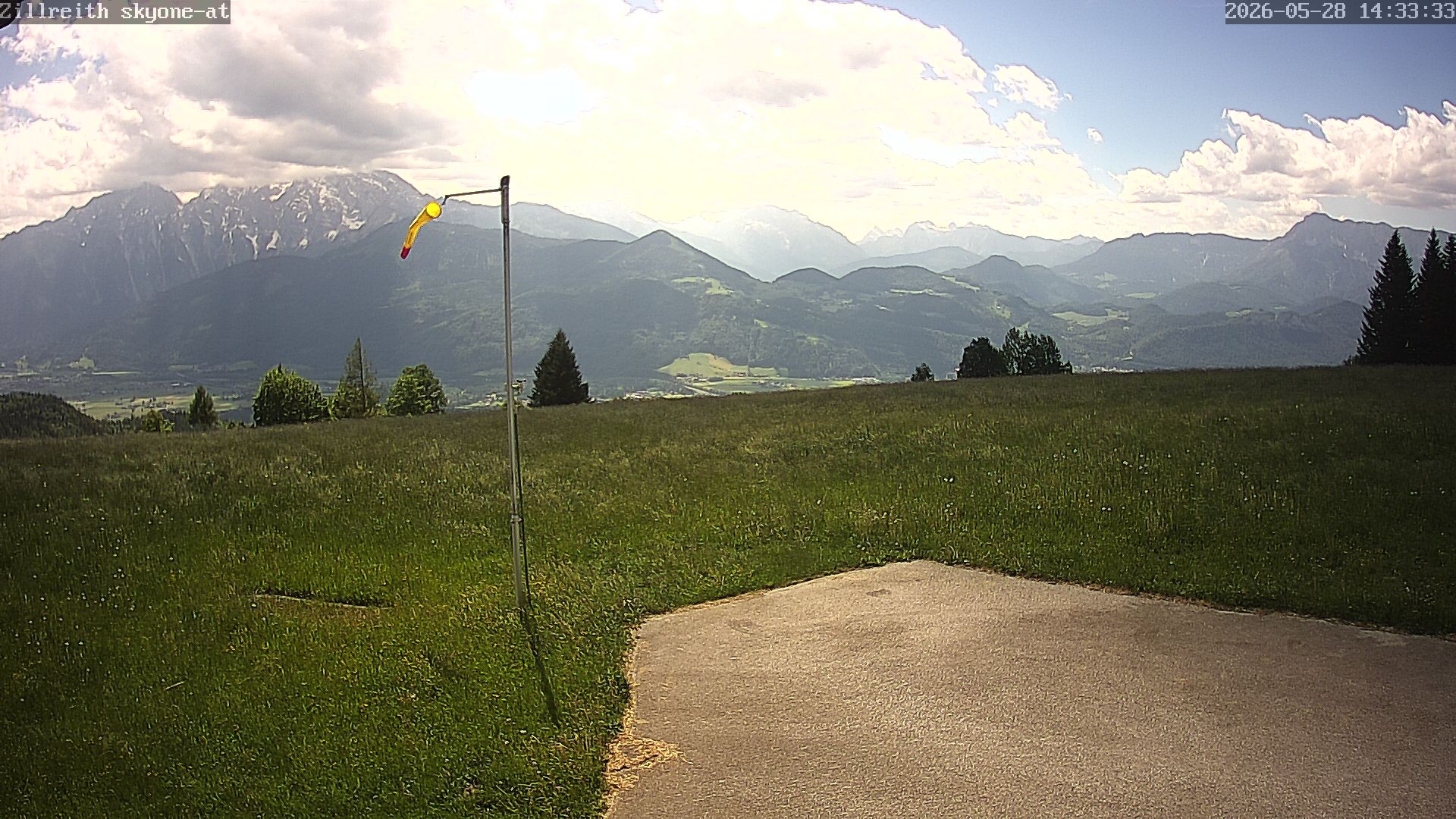 Archived image Webcam Pub Zillreith in Adnet