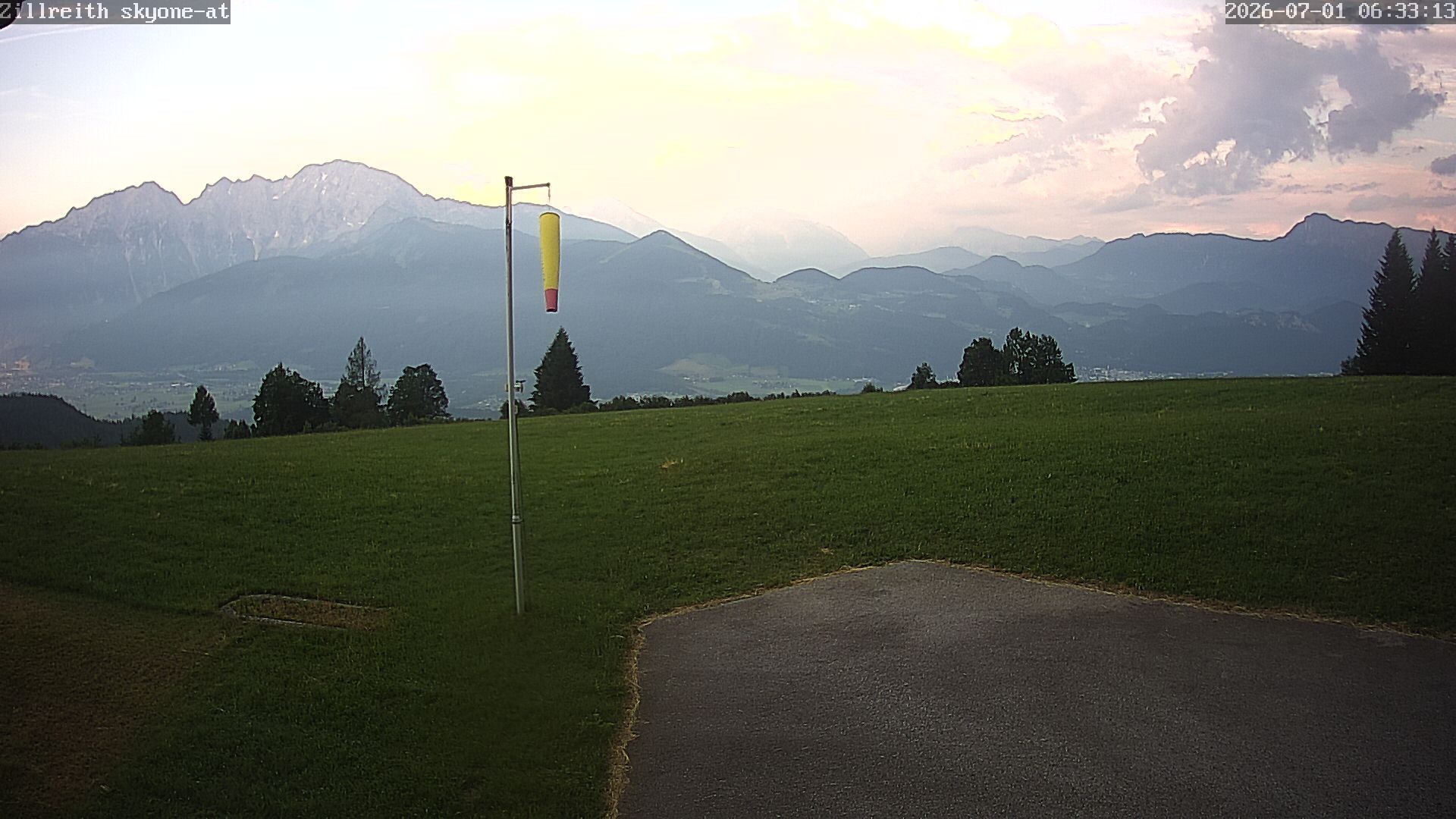 Archived image Webcam Pub Zillreith in Adnet