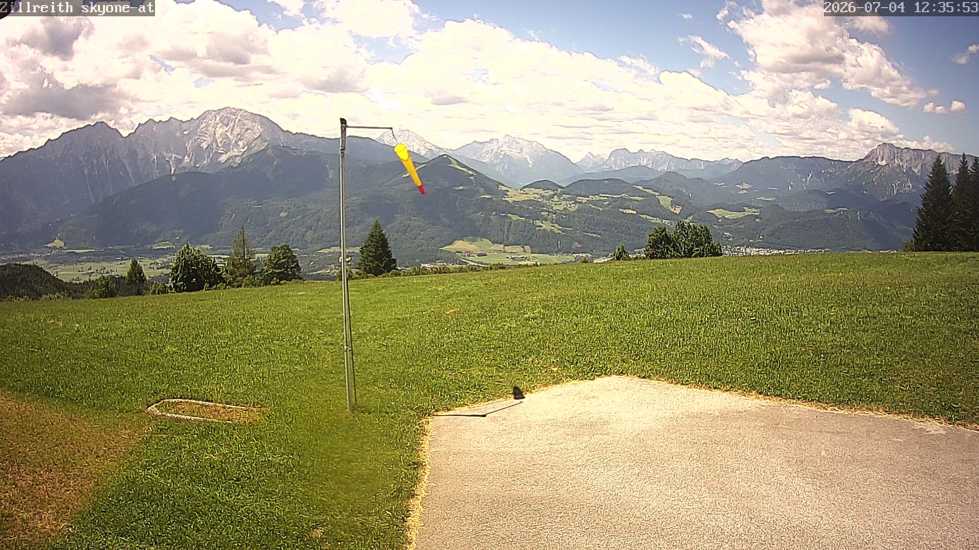 Archived image Webcam Pub Zillreith in Adnet