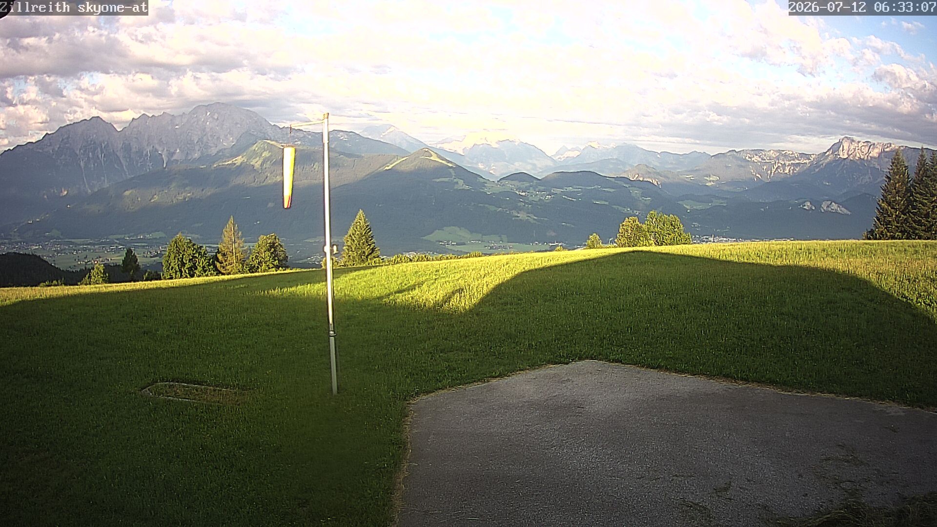 Archived image Webcam Pub Zillreith in Adnet